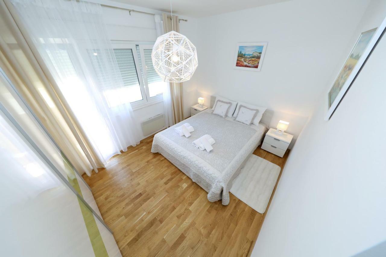 Apriori Apartments Zara Esterno foto