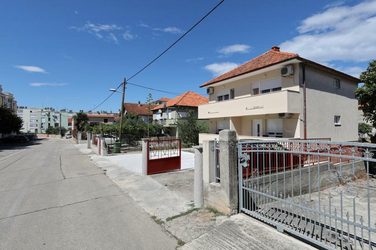 Apriori Apartments Zara Esterno foto