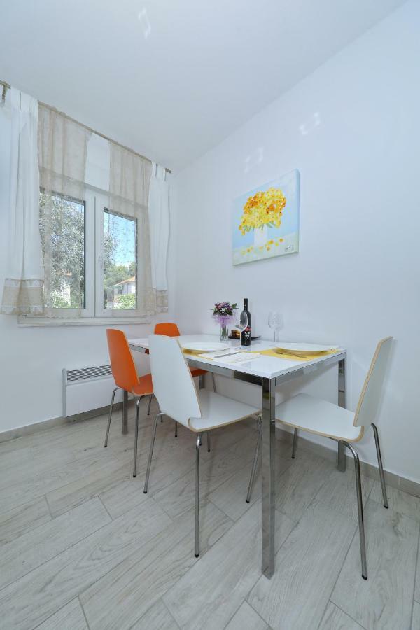 Apriori Apartments Zara Esterno foto