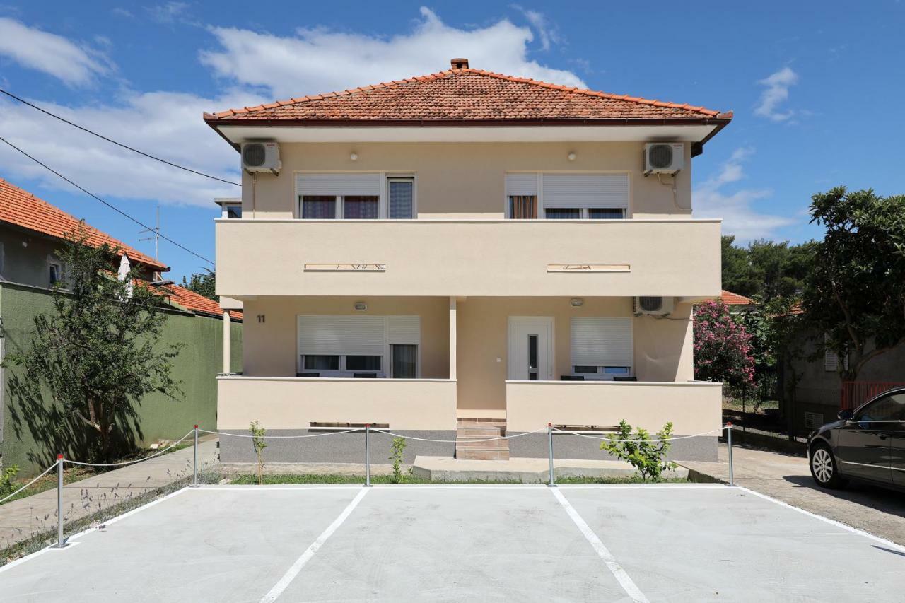 Apriori Apartments Zara Esterno foto